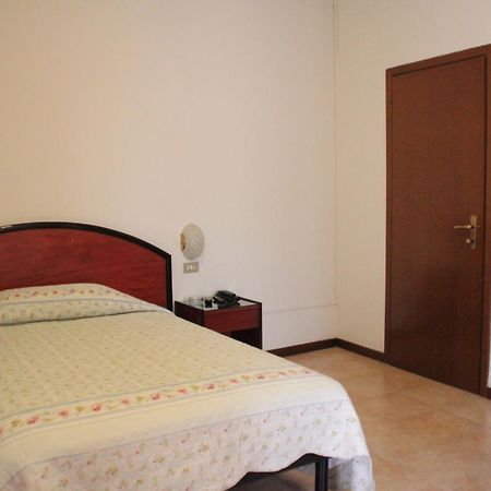 קזלקיו די רנו Nuovo Hotel San Martino Snc חדר תמונה