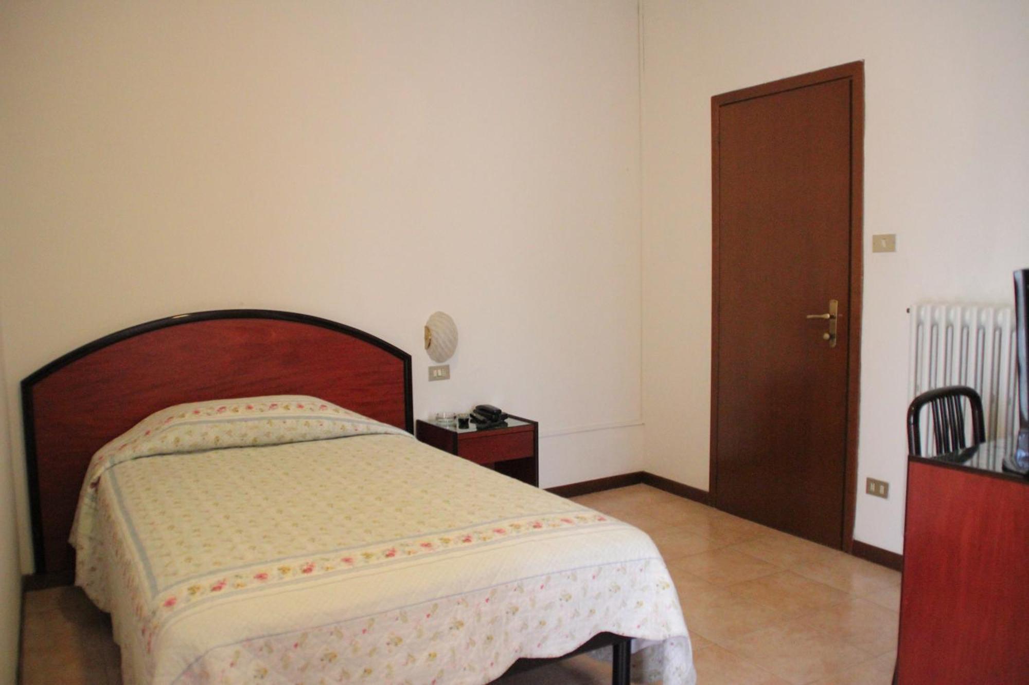 קזלקיו די רנו Nuovo Hotel San Martino Snc חדר תמונה